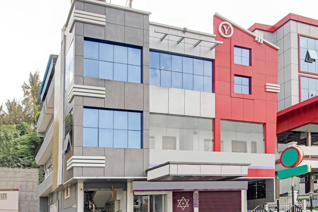 Oyo 28303 Yesh Comforts Hotel Madikeri Exterior photo